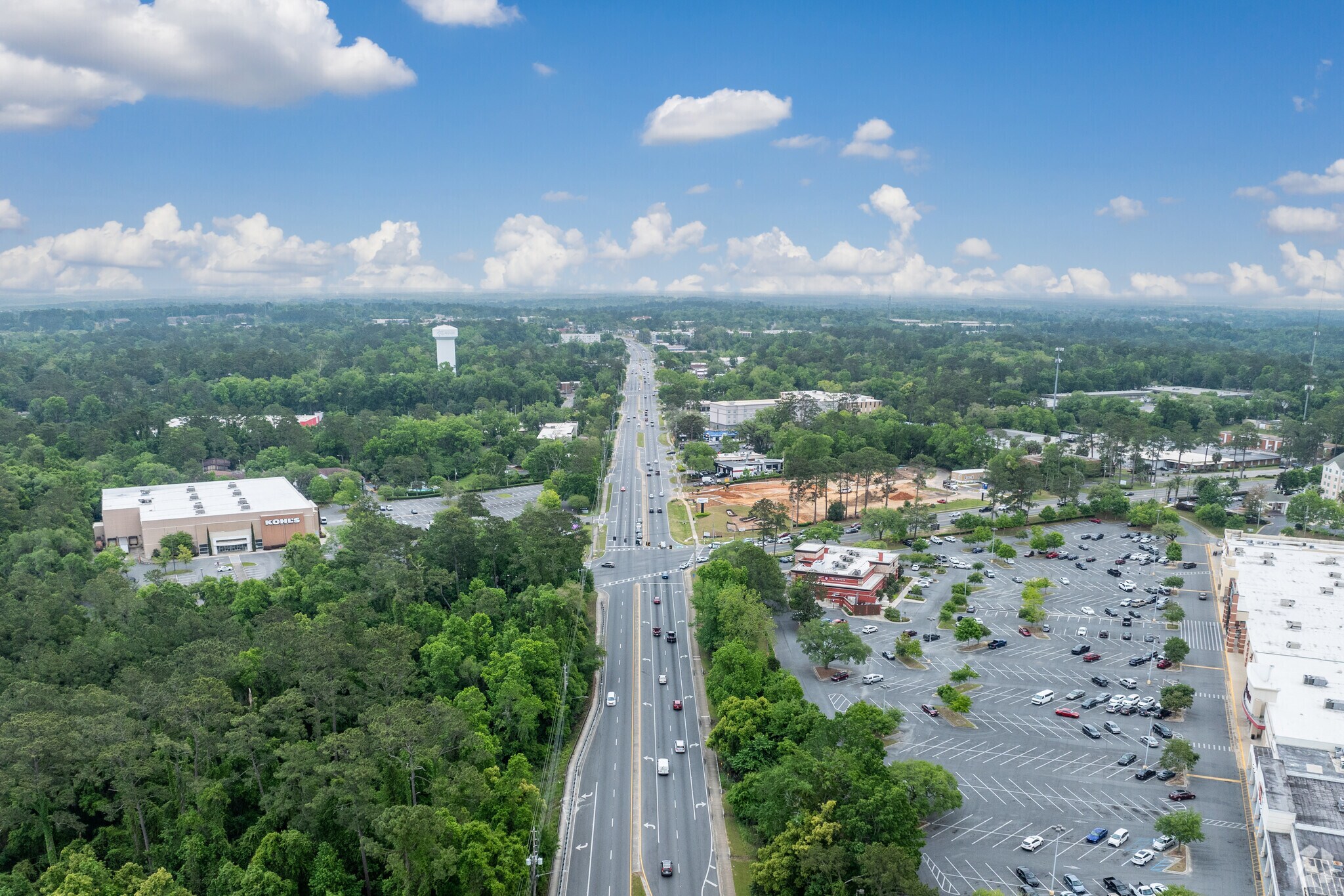 Apalachee Parkway is host to plenty of shopping, dining, and businesses in the Hilaman area.