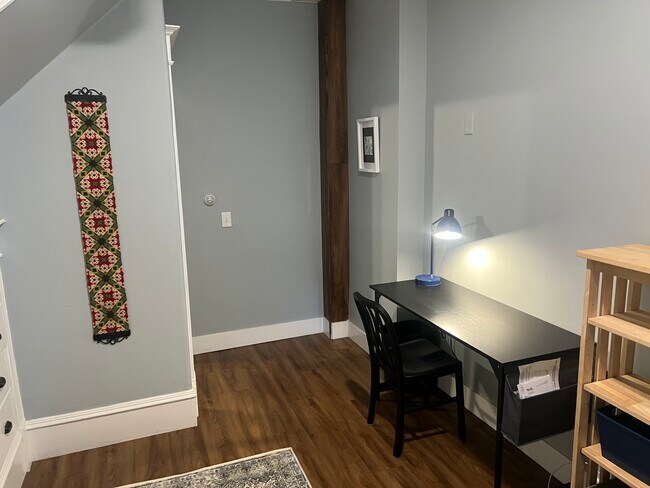 234 Shelburne Rd unit 234 Shelburne Unit 2, Burlington, VT 05401 - photo 7