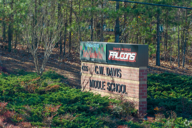 CW Davis Middle School receives an overall grade of B+ on Niche.