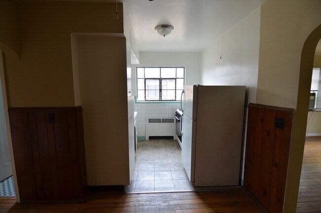 7204 Reading Rd unit 4, Cincinnati, OH 45237 - photo 4