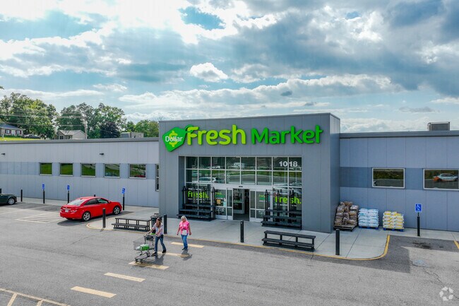 Fresh Market is one of the many grocery options in Nebraska City.