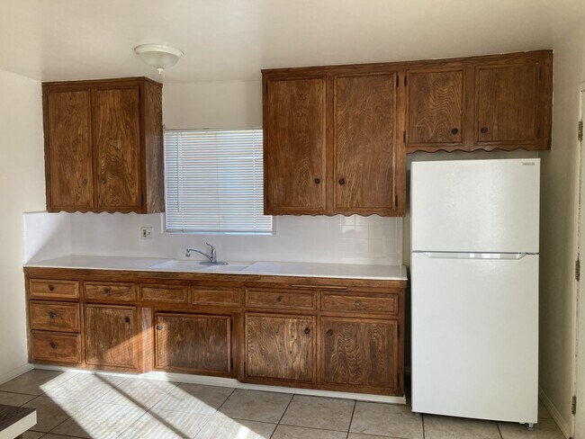 517 Dejoy St, Santa Maria, CA 93458 - photo 4