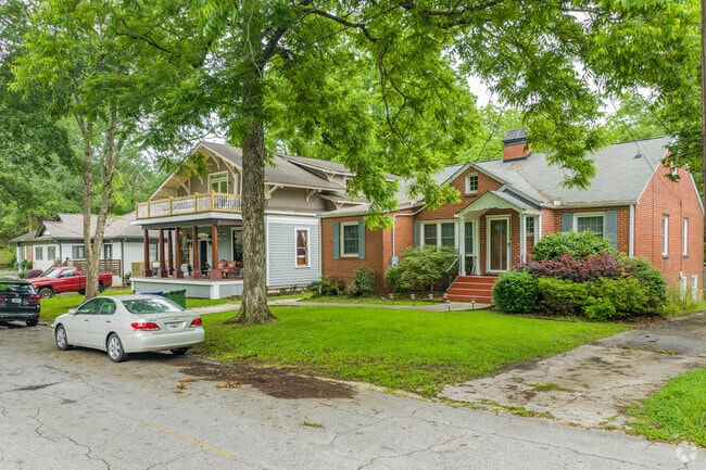 Tree-lined, leafy streets showcase Berkeley Park's diverse architectural styles.