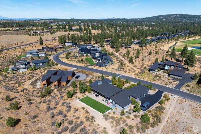 Tetherow is a secluded community on the edge of Bend, Oregon.
