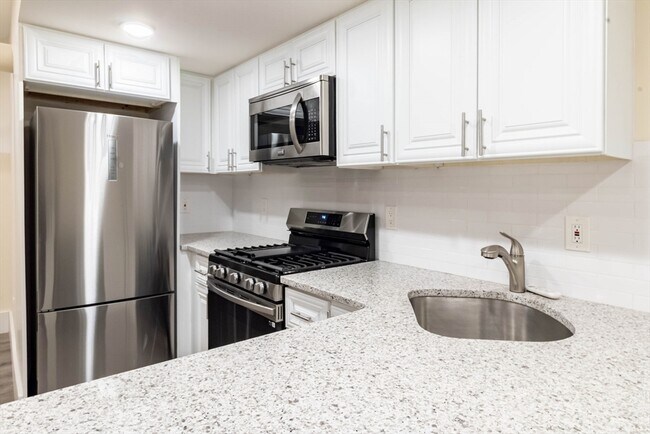 24 Peterborough St unit 31, Boston, MA 02215 - photo 5