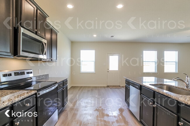 8415 Hannah Rd, Baytown, TX 77523 - photo 6