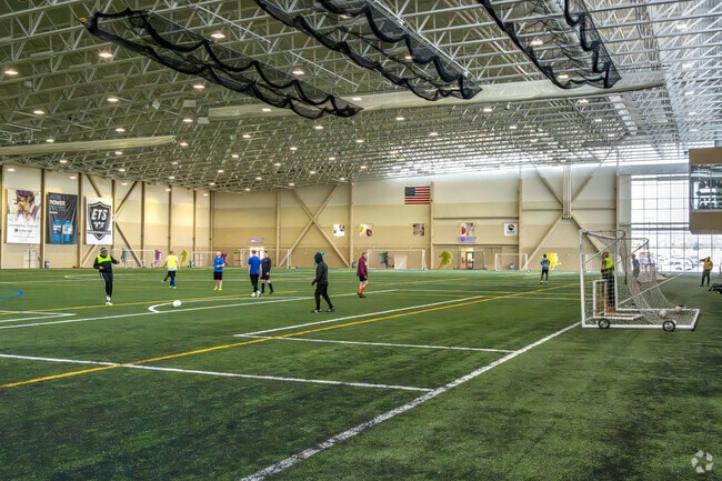 Vista Hills residents can stay active year-round at the M Health Fairview Sports Center.