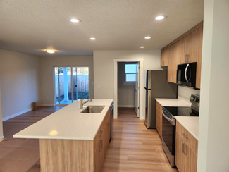 4099 Brooks Ave NE Unit (4099 -- LEFT UNIT), Salem, OR 97301