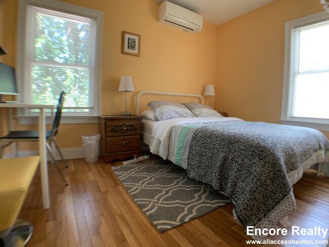 12 Bradbury St unit 1, Allston, MA 02134 - photo 6