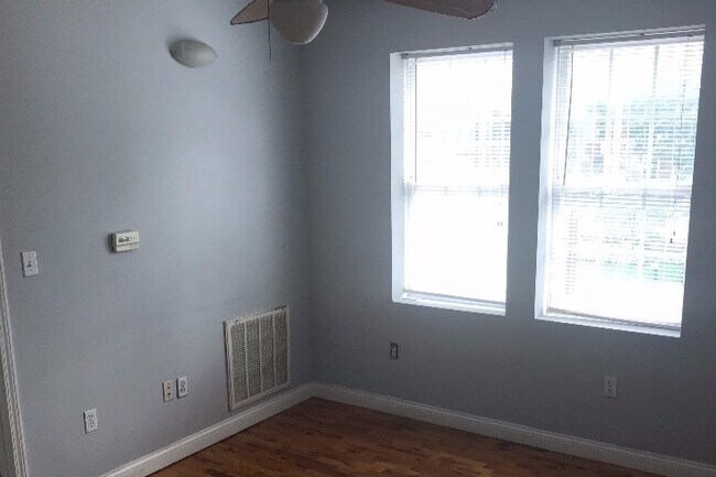 559 S Limestone unit 201, Lexington, KY 40508 - photo 6
