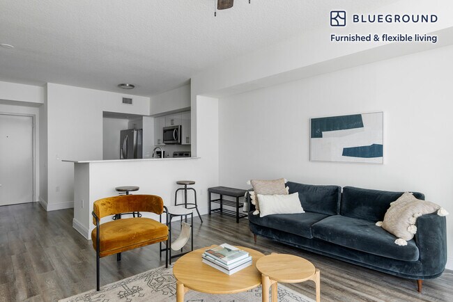 110 SW 12th St unit FL7-ID85, Miami, FL 33130 - photo 2