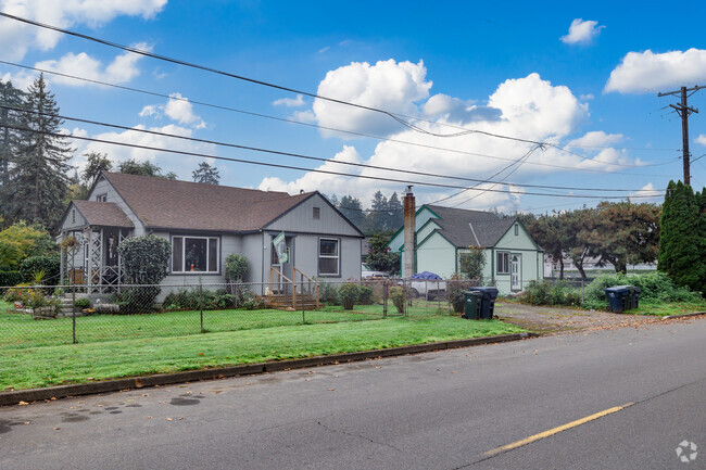 Green lawns are common sight in the Glenwood neighborhood.