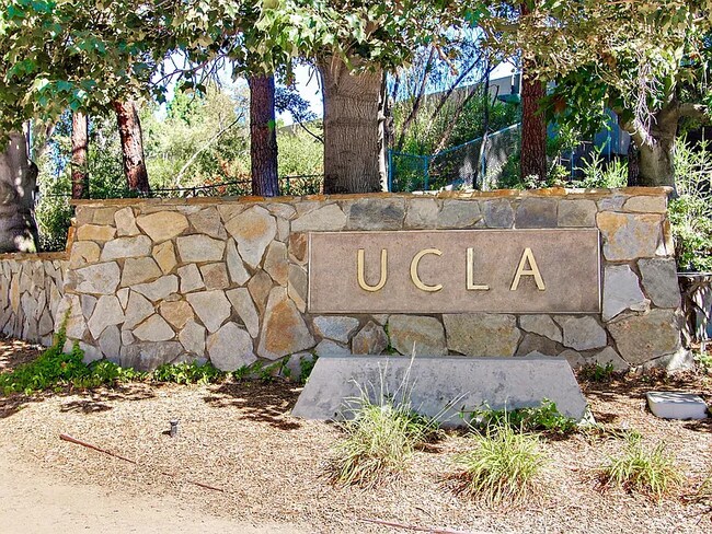 The Kelton Arms, Los Angeles, CA 90024 - photo 2