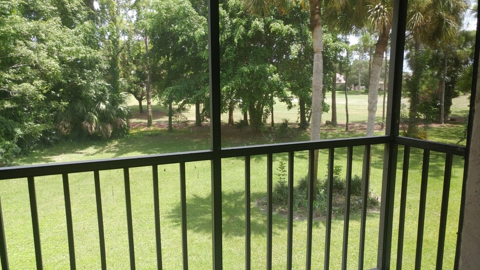 Secluded , peaceful view from lanai
