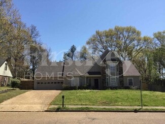 2000 Littlemore Dr, Memphis, TN 38016