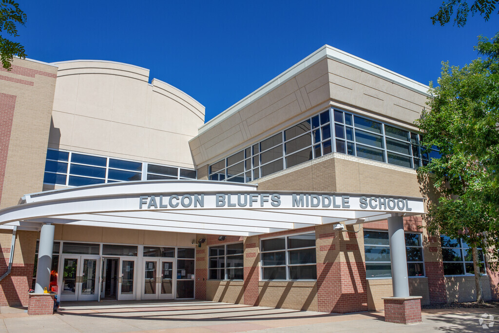 Falcon Bluffs Middle School front entrance in Ken Caryl.