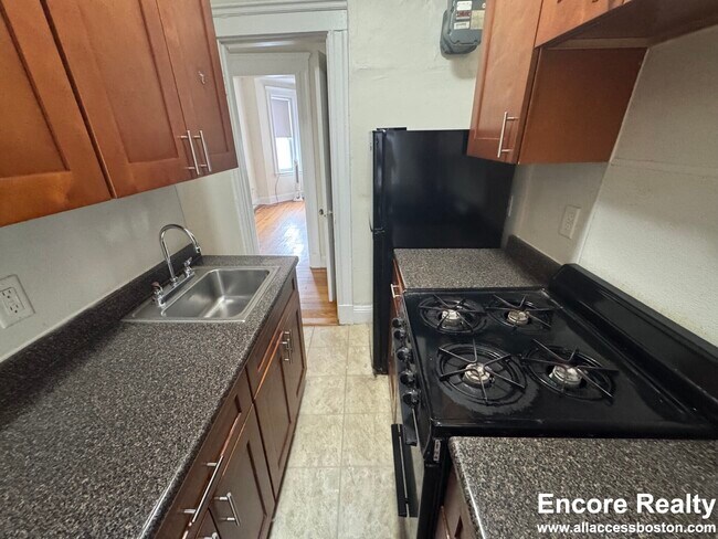1175 Boylston St unit 12, Boston, MA 02215 - photo 2