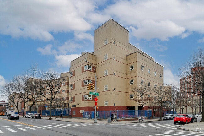 City College Academy of the Arts (CCAA) is a 6-12 early college school.