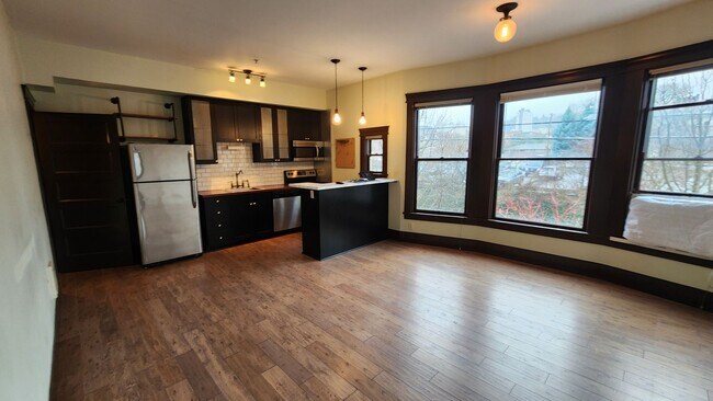 1634 NW Everett St unit 202, Portland, OR 97209 - photo 6