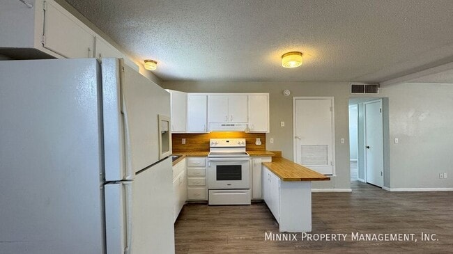 2411 W 19th unit A, Plainview, TX 79072 - photo 4