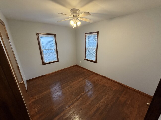 144 Flora Dr, Saint Louis, MO 63135 - photo 6