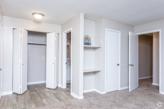 3BR, 2BA - 1,205 SF