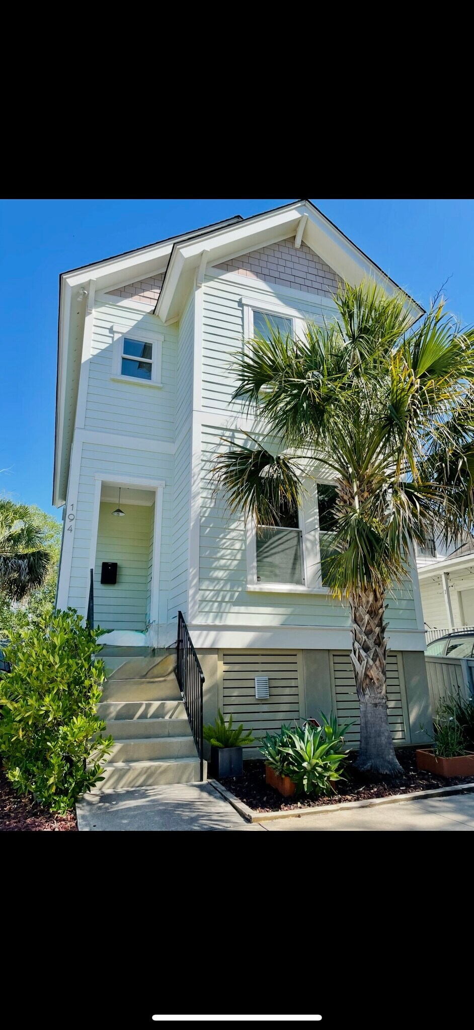 194 Fishburne St, Charleston, SC 29403 - photo 1