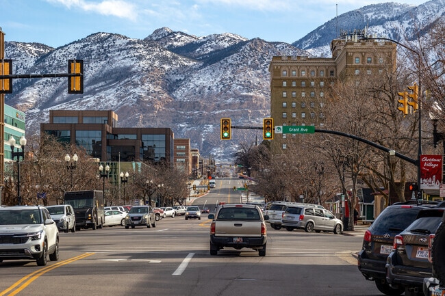 Downtown Ogden provides townhomes and apartments near shopping and dining.