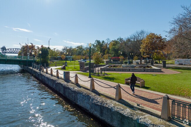 Nature lovers will enjoy the river trails near Mt Zion.