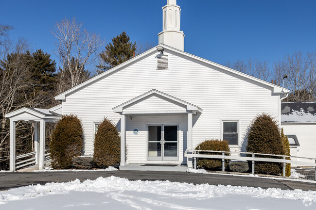 Wiscasset Christian Academy provides an education with a Christian upbringing.