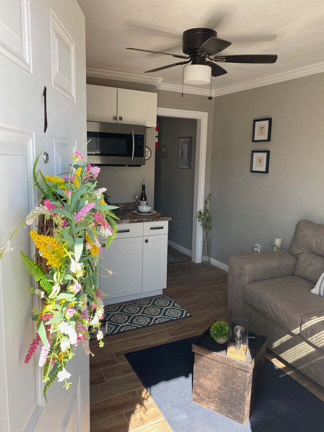 906 S Colorado St unit 1, Midland, TX 79701 - photo 7