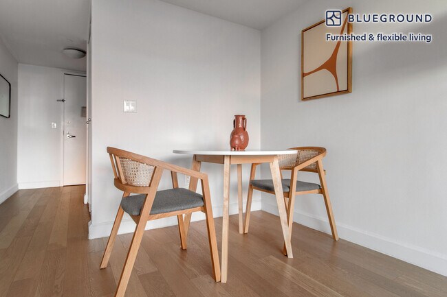 130 W 15th St unit FL10-ID1386, New York, NY 10011 - photo 6