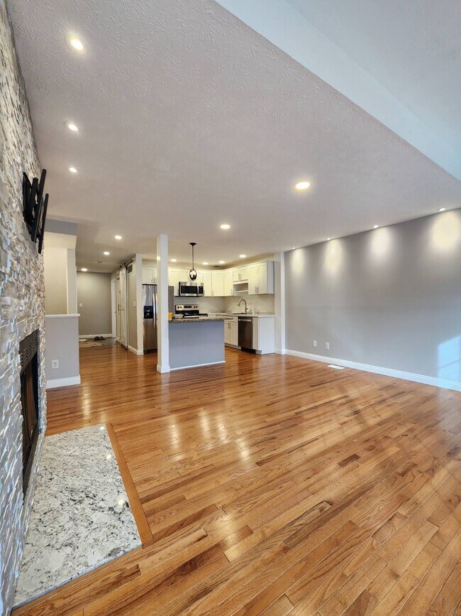 10555 Montgomery Rd unit 44, Montgomery, OH 45242 - photo 3