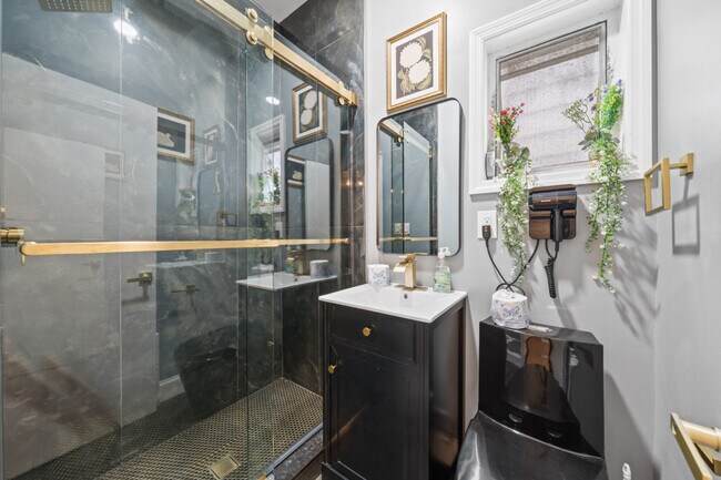 84 W 42nd St unit ID1314492P, Bayonne, NJ 07002 - photo 4