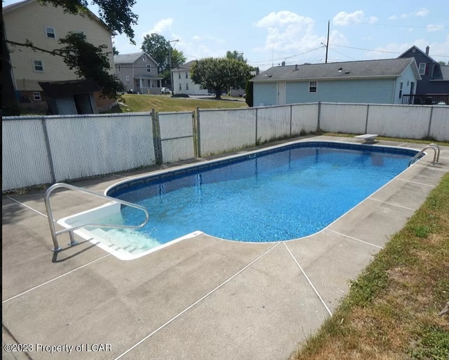 164 Oak St, Pittston, PA 18640 - photo 3