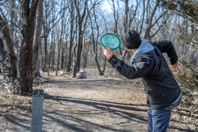 Blue Ribbon Pines features a top-rated 27-hole disc golf course near East Bethel.