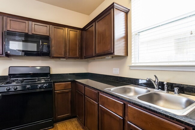 3350 Allington Ct, Houston, TX 77014 - photo 6