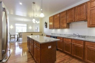 1212 Bradley Cir, Elgin, IL 60120