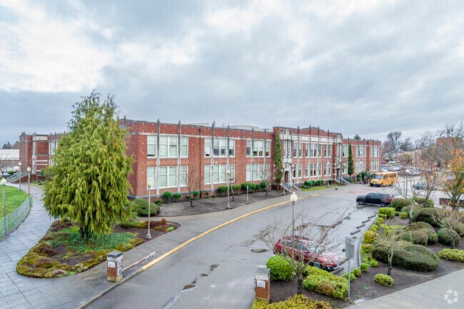 Front area of Hilltop Heritage Middle School where students are dropped off at.
