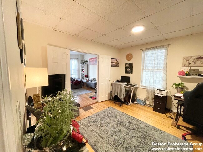 20 Howell St unit 1, Dorchester, MA 02125 - photo 5