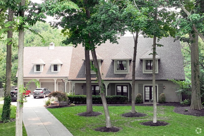 Meridian Kessler is a historic neighborhood located in the northern part of Indianapolis.