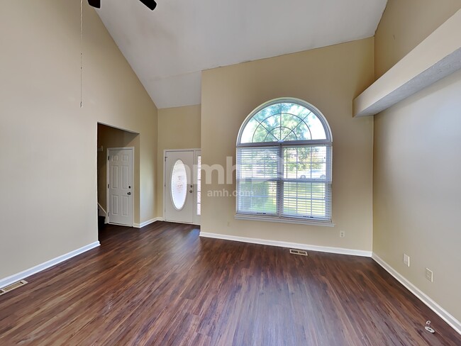 620 Creekfront Dr, Mount Juliet, TN 37122 - photo 4