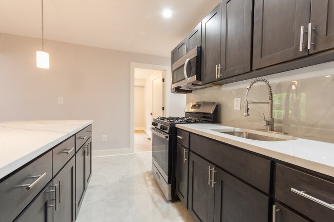 1903 Country Ln unit 1302, Ewing, NJ 08628 - photo 7