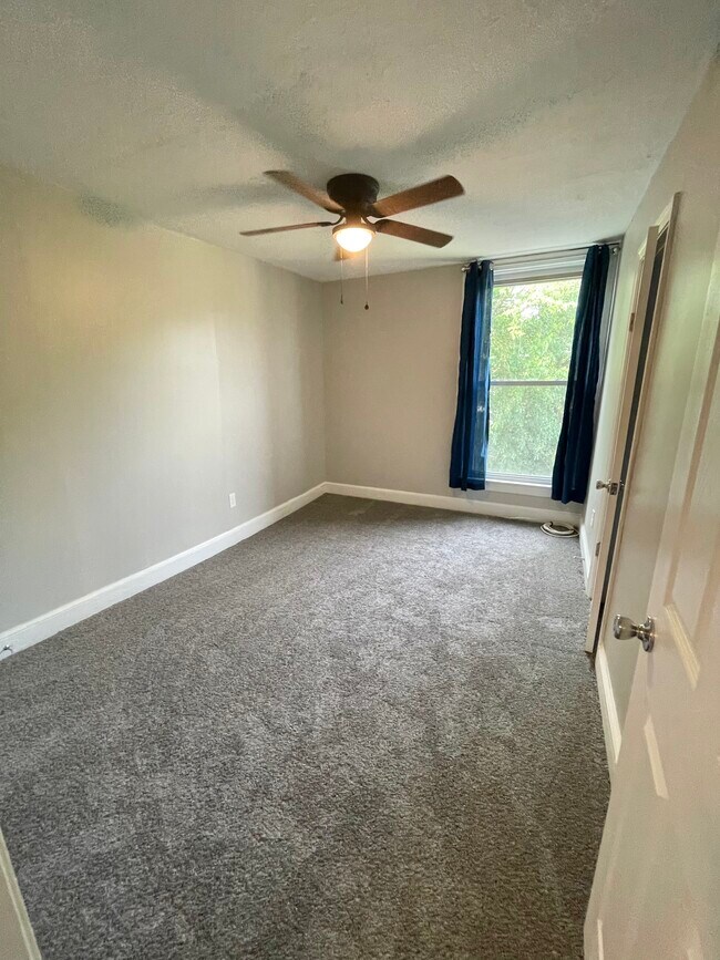 221 W King St unit 1, Strasburg, VA 22657 - photo 6