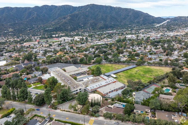 Rosemont Middle School serves 6th and 7th grades.