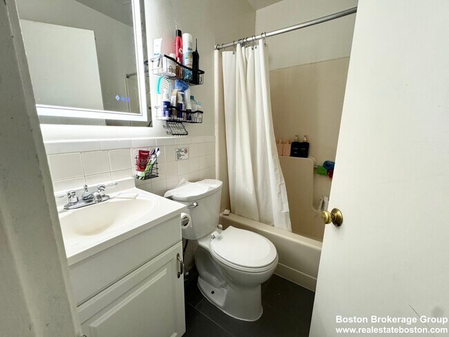 90 Hammond St unit 2, Roxbury Crossing, MA 02120 - photo 5