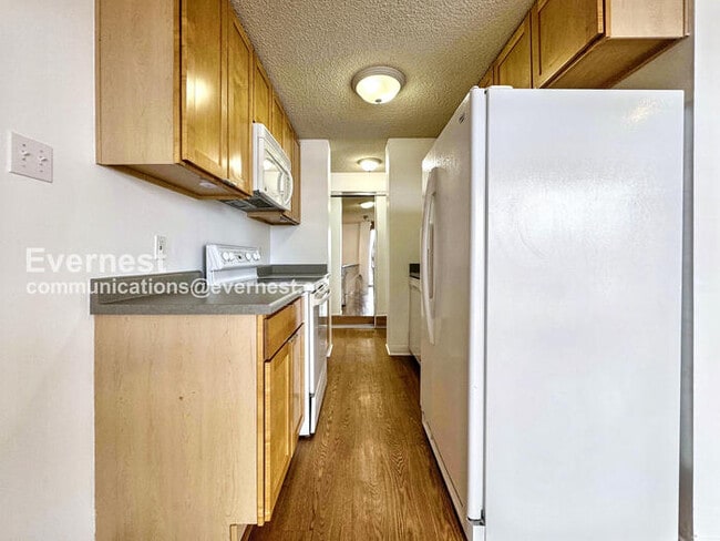 2225 Buchtel Blvd S unit 610, Denver, CO 80210 - photo 2
