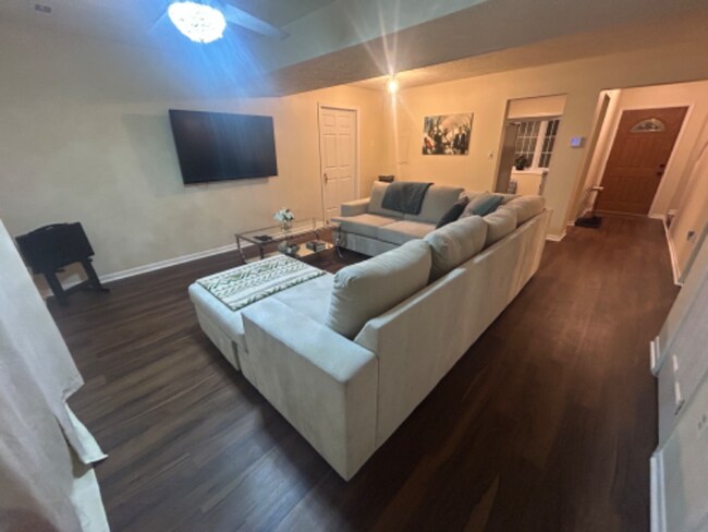 8234 Roanoke Ct, Severn, MD 21144 - photo 7