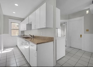 64 Hamilton St Unit 2nd Floor, Worcester, MA 01604
