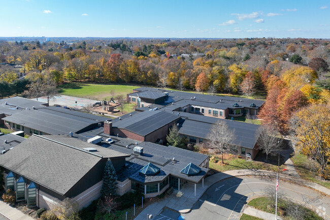 Cove Elementary School is located in the Cove neighborhood of Beverly.